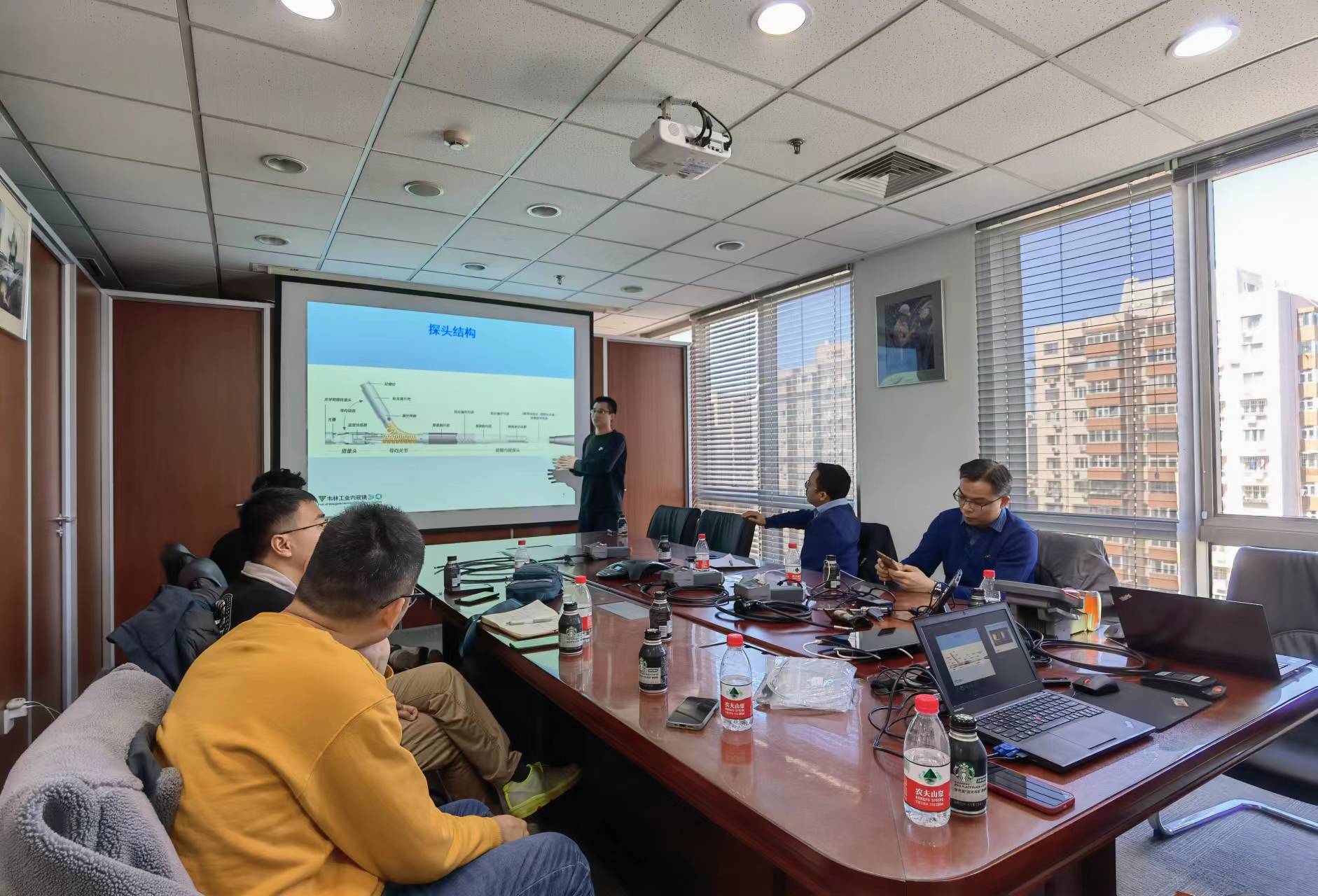 南航集團GAMECO派遣發動機孔探骨干赴京參加韋林發動機孔探儀專題培訓與技術交流 南航集團廣州飛機維修工程有限公司(GAMECO)派遣發動機孔探骨干赴京參加韋林發動機孔探儀專題培訓與技術交流